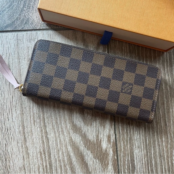 AUTHENTIC Louis Vuitton Clemence Wallet - Picture 2 of 9